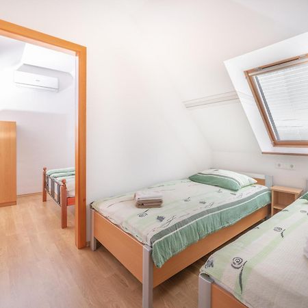 Apartments Suster Stari Trg ob Kolpi المظهر الخارجي الصورة