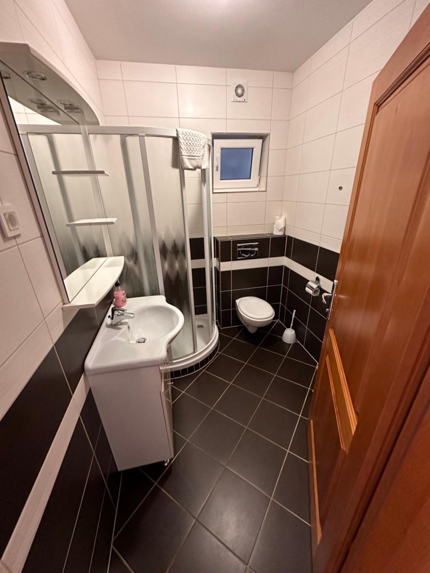 Apartments Suster Stari Trg ob Kolpi المظهر الخارجي الصورة
