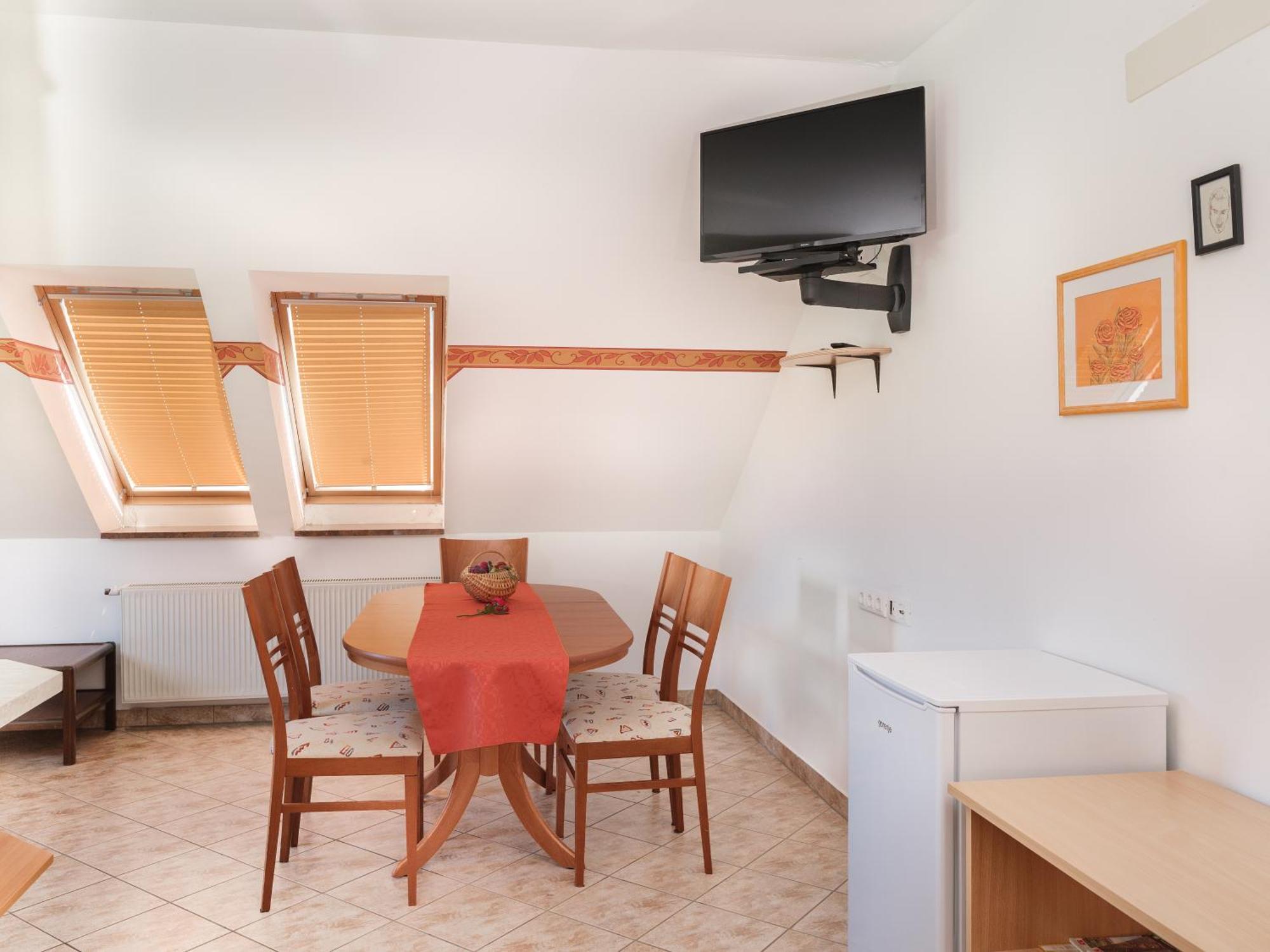 Apartments Suster Stari Trg ob Kolpi المظهر الخارجي الصورة