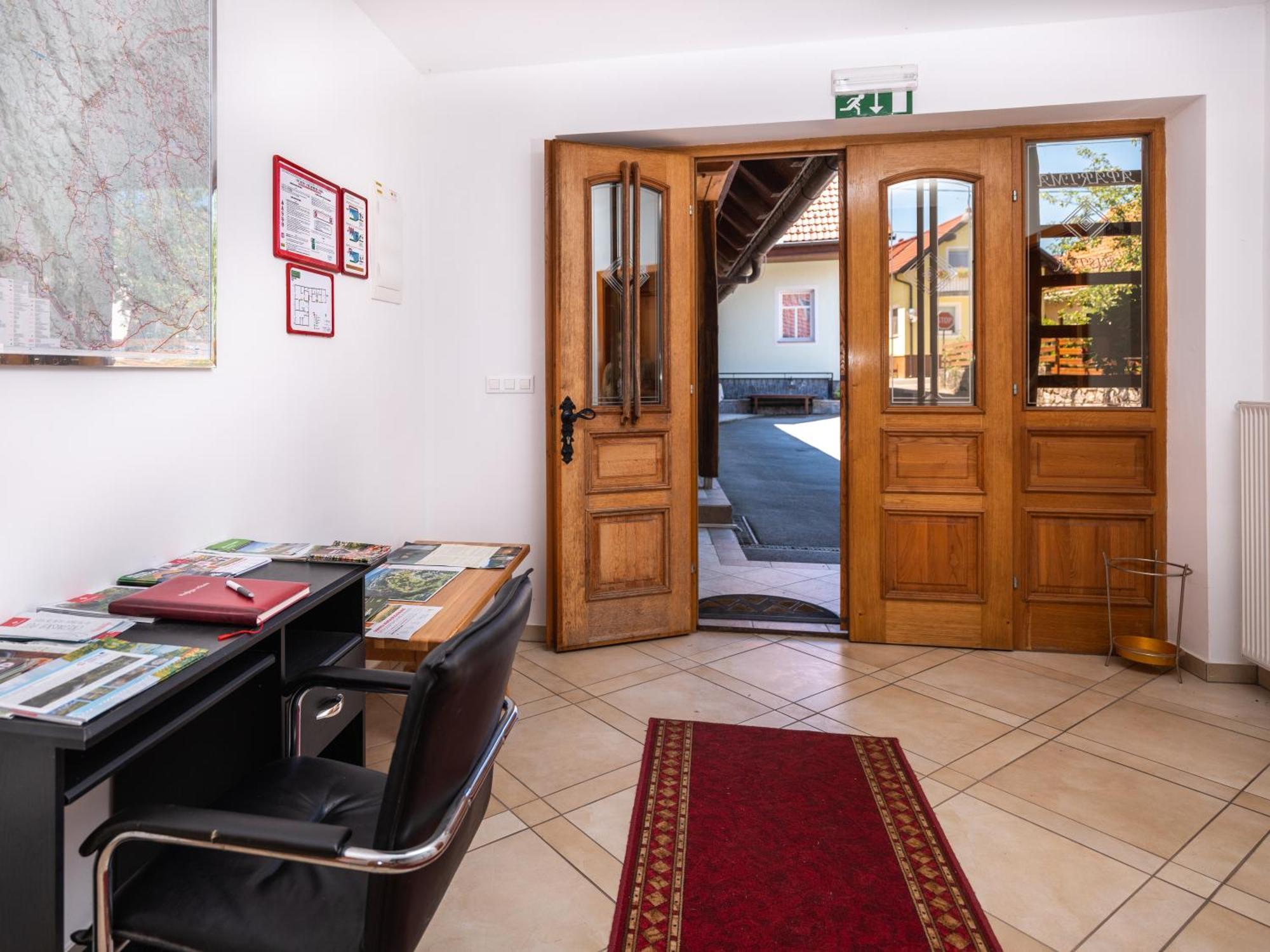 Apartments Suster Stari Trg ob Kolpi المظهر الخارجي الصورة